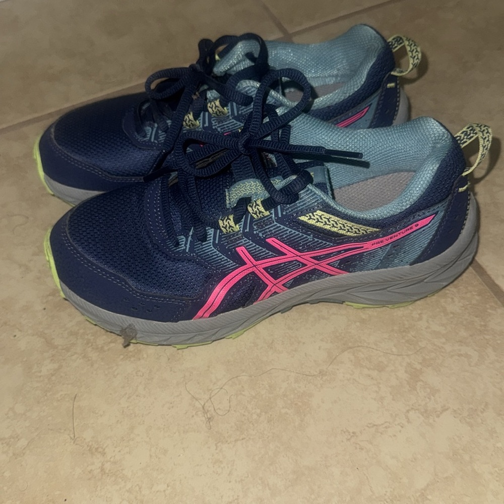 ASICS - Picture 4 of 4